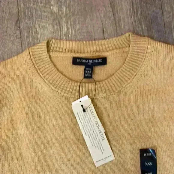 Banana Republic Everyday Lofty Crew-Neck Sweater - Picture 3 of 9